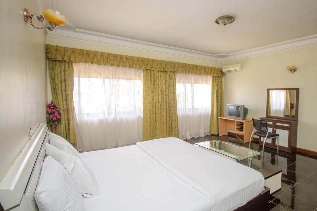 Alfa Hotel Munyonyo Кампала Экстерьер фото