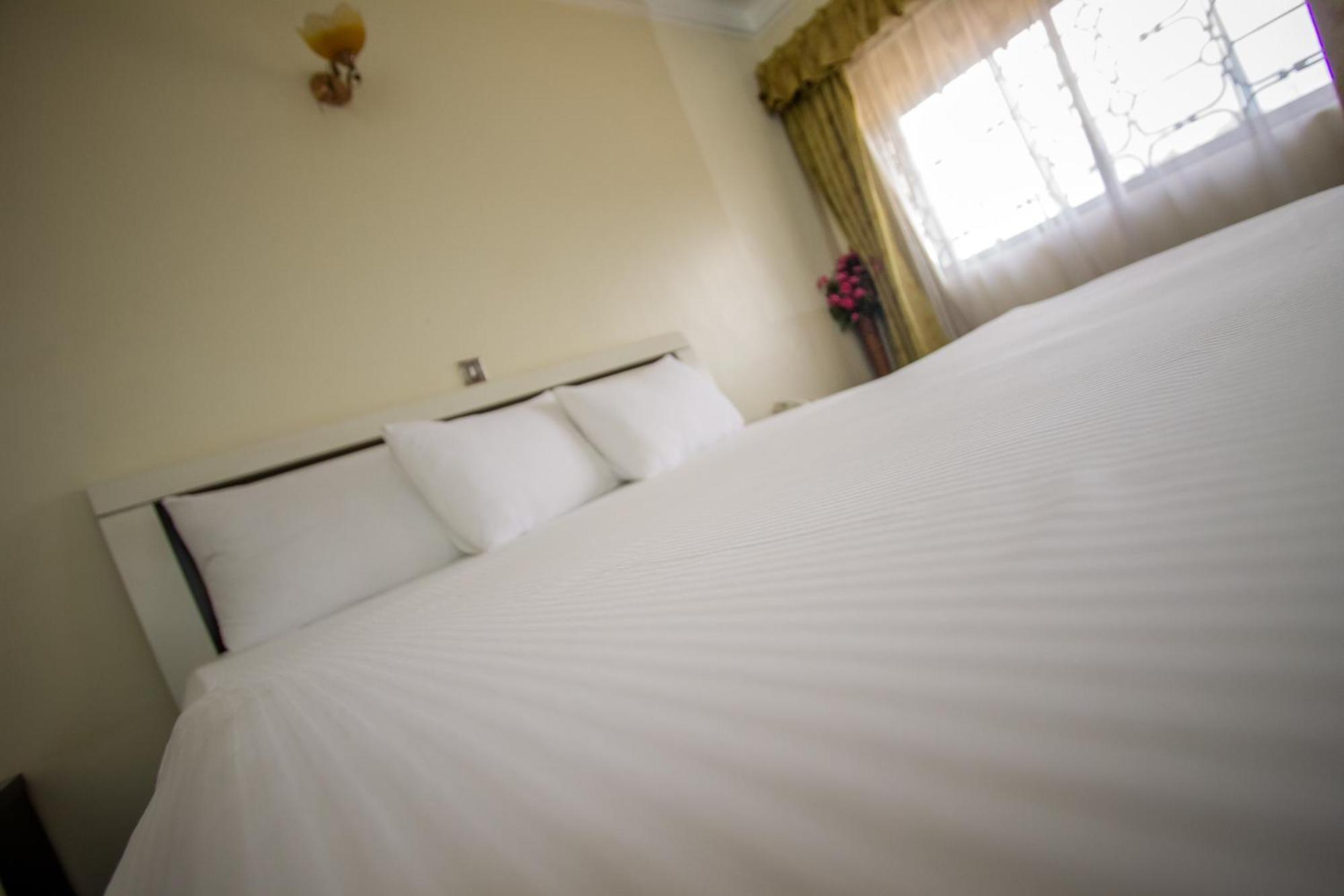 Alfa Hotel Munyonyo Кампала Экстерьер фото