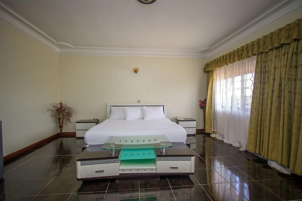 Alfa Hotel Munyonyo Кампала Экстерьер фото