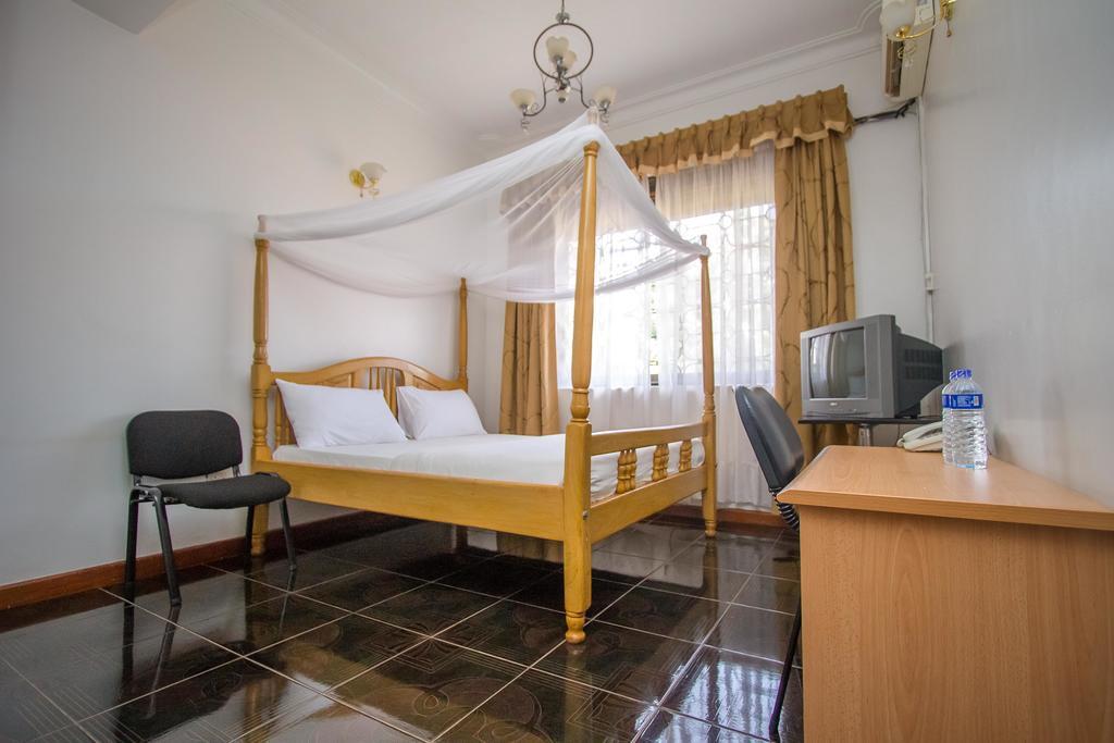 Alfa Hotel Munyonyo Кампала Экстерьер фото