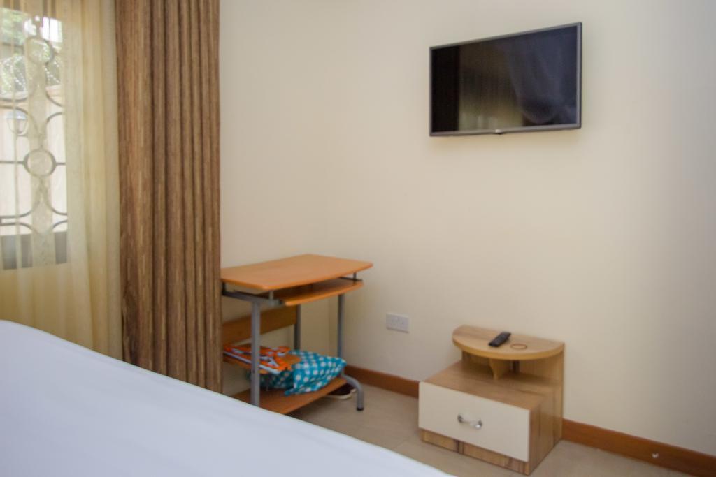 Alfa Hotel Munyonyo Кампала Экстерьер фото