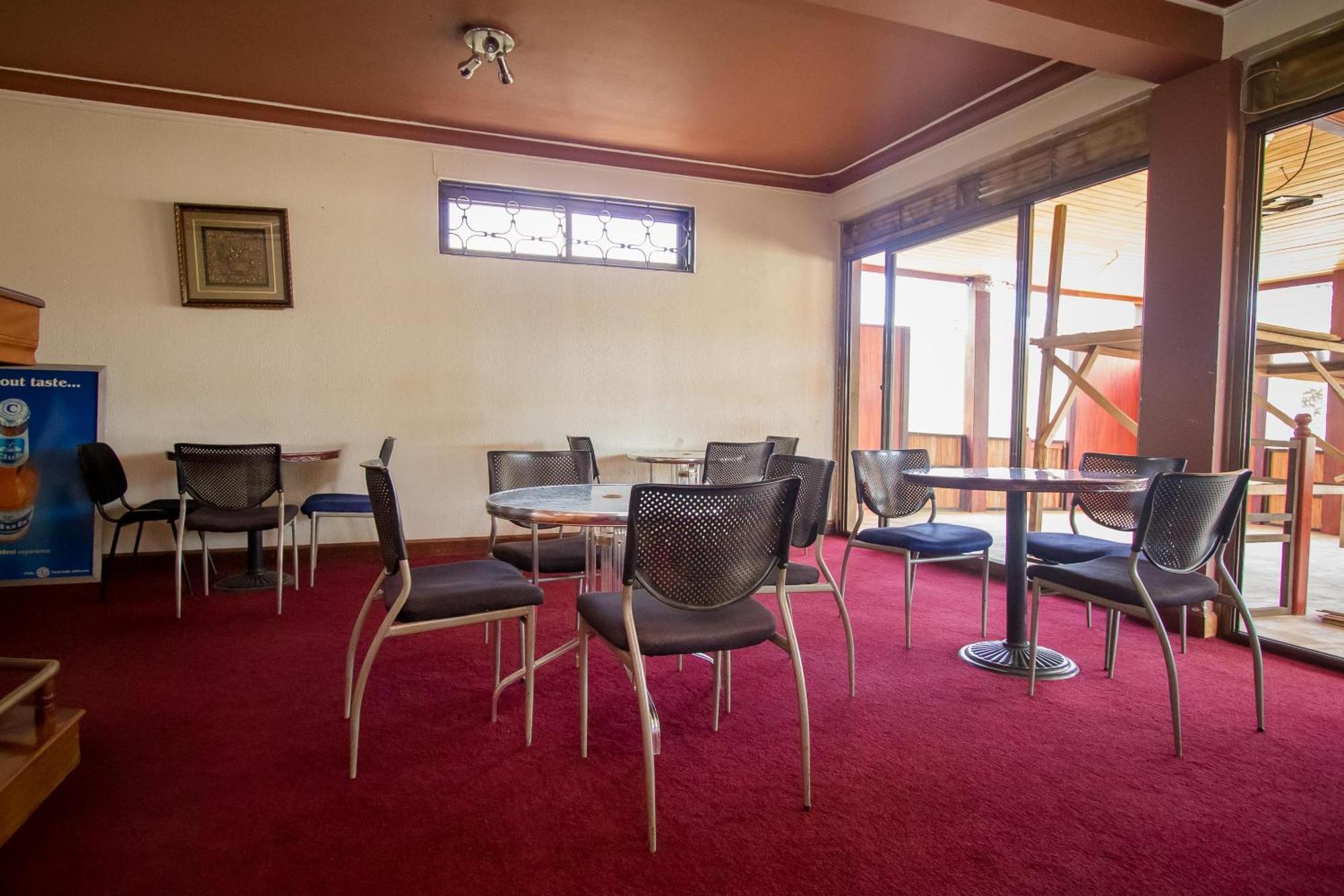 Alfa Hotel Munyonyo Кампала Экстерьер фото