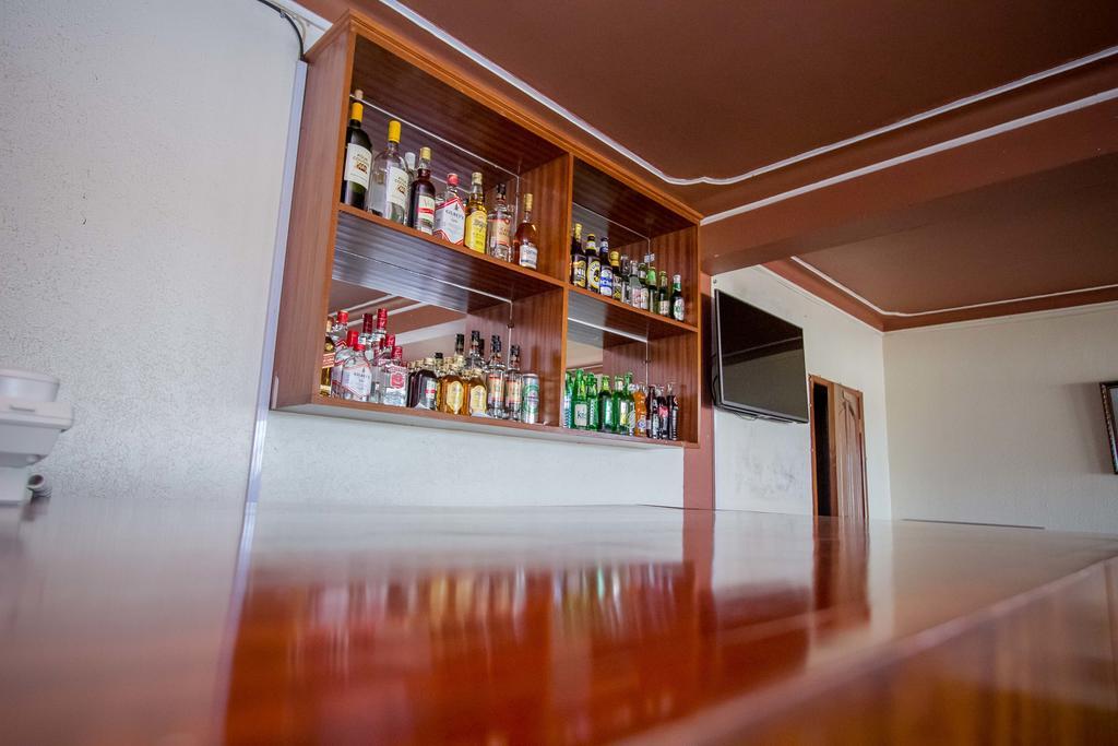 Alfa Hotel Munyonyo Кампала Экстерьер фото