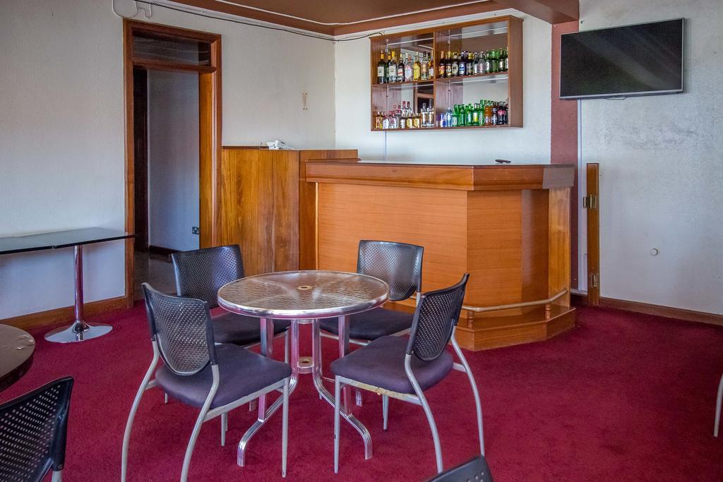 Alfa Hotel Munyonyo Кампала Экстерьер фото