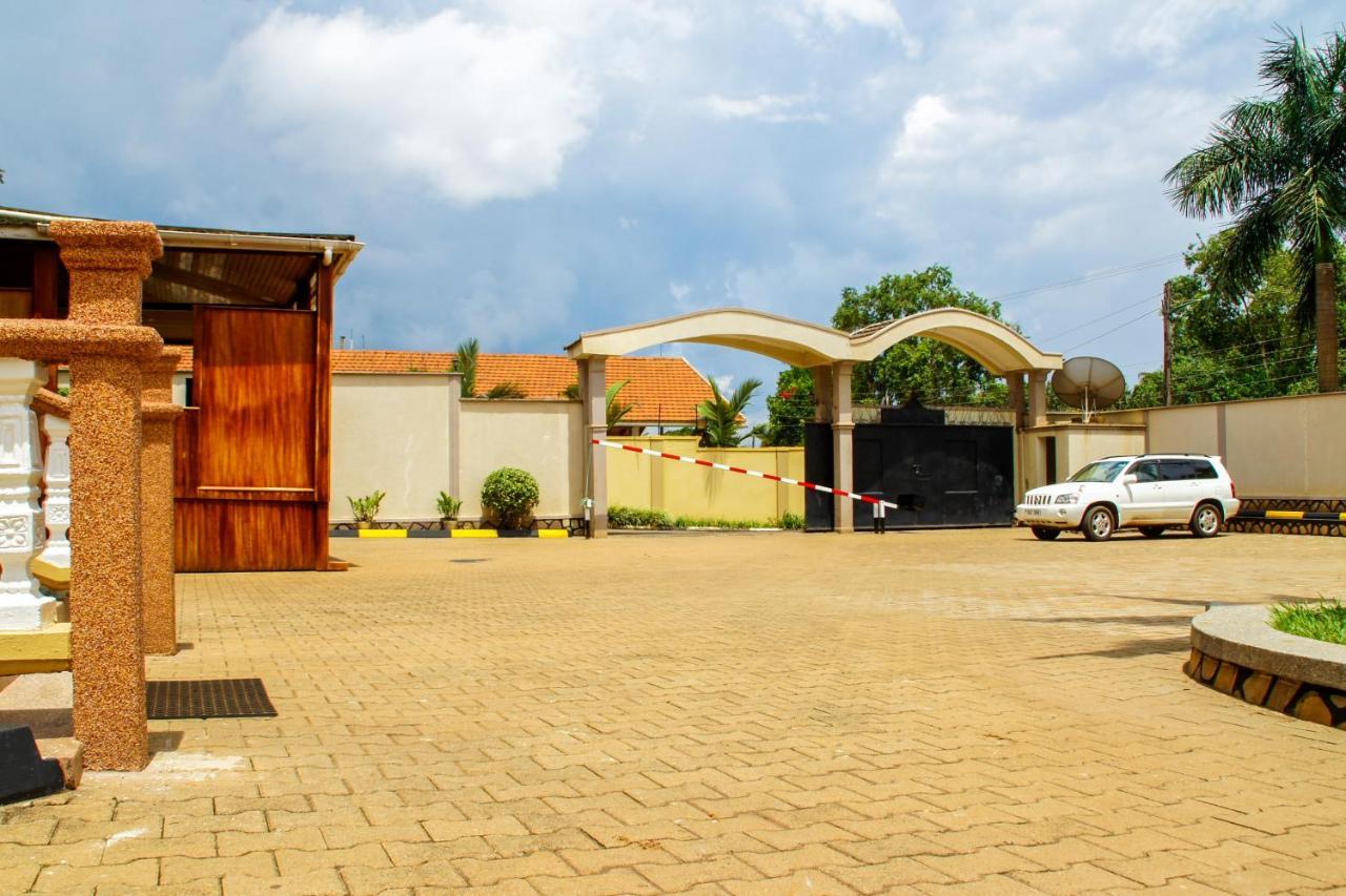 Alfa Hotel Munyonyo Кампала Экстерьер фото