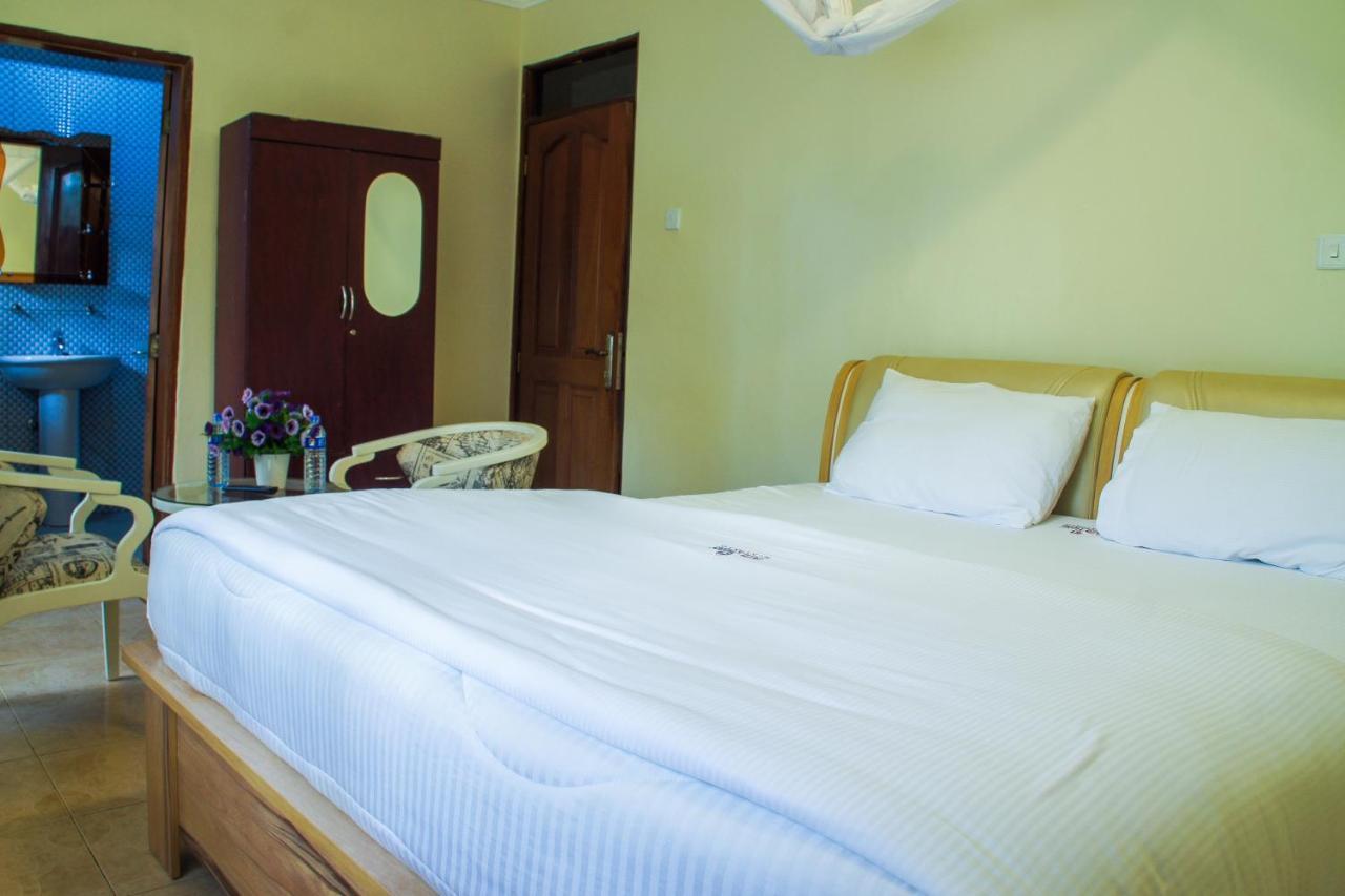 Alfa Hotel Munyonyo Кампала Экстерьер фото
