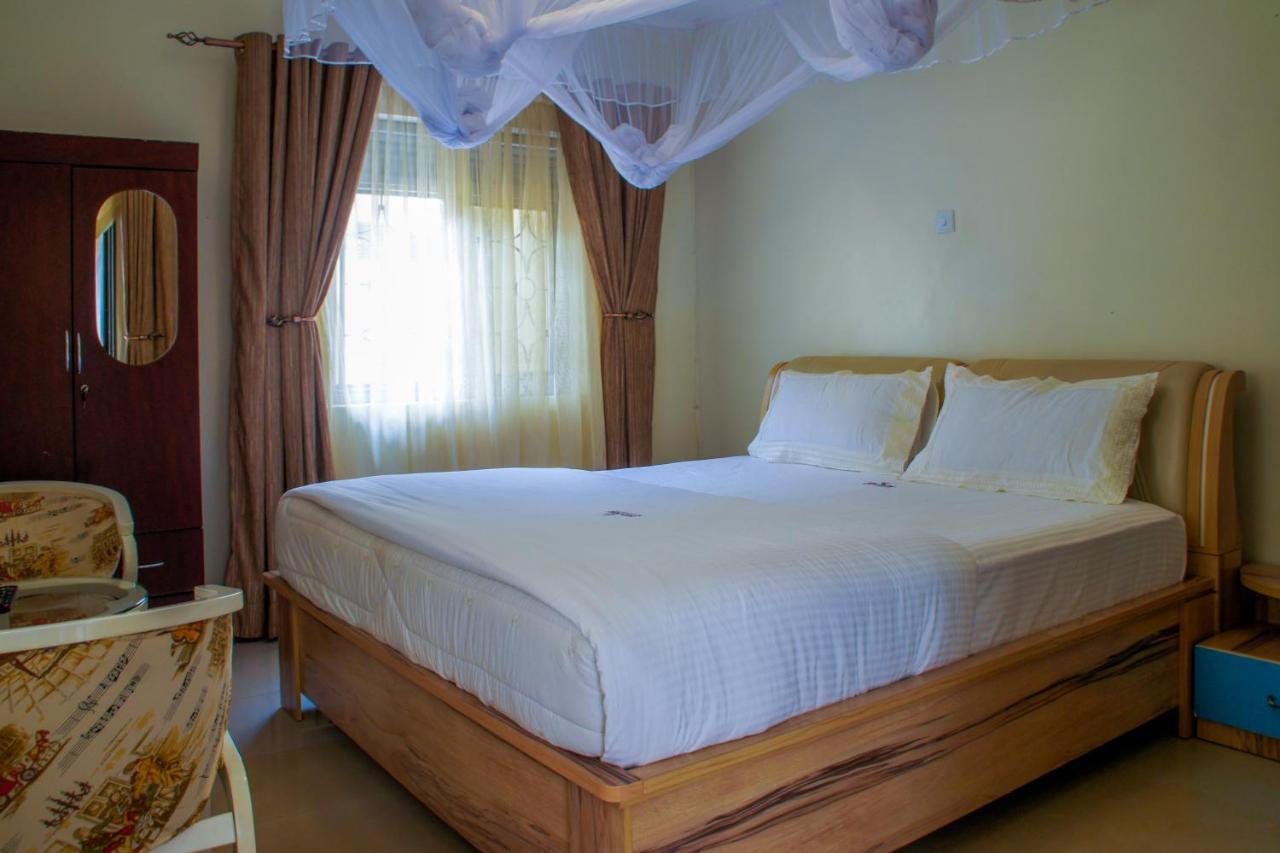 Alfa Hotel Munyonyo Кампала Экстерьер фото